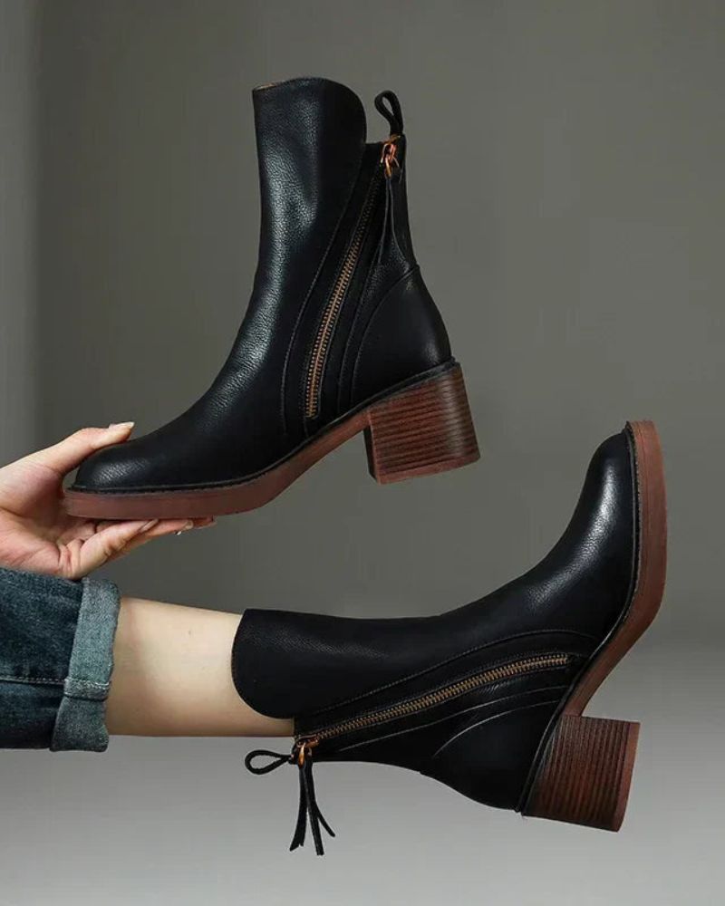 Black / UK 8 (42)