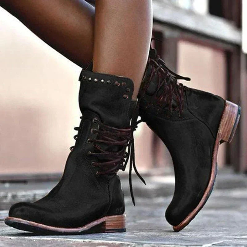 Black / UK 10 (44–45)