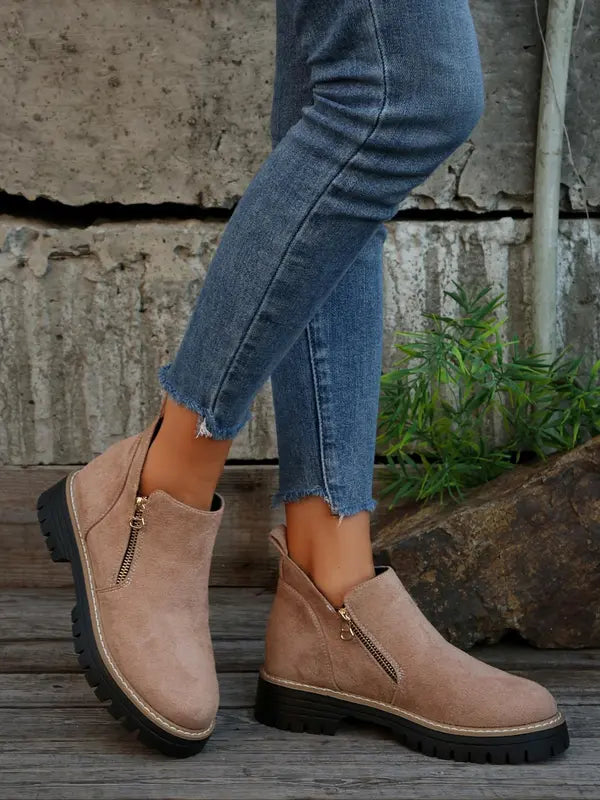 Light Brown / UK 10 (43)